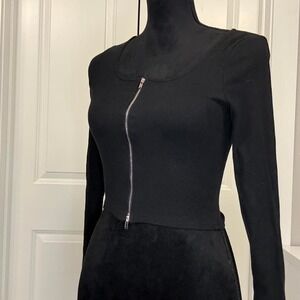 Black zip up long sleeve crop top -Size S‎